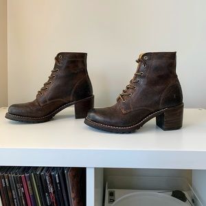 FRYE Sabrina 6G Lace Up Boots Dark Brown